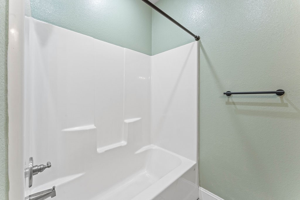 Creekwood Manor - Residential