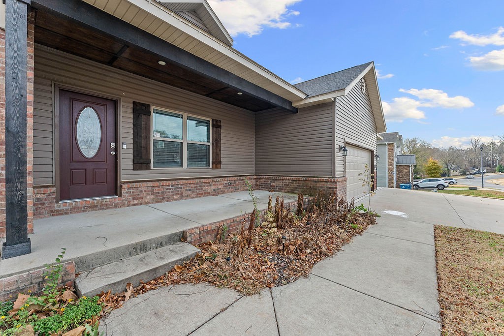 Creekwood Manor - Residential