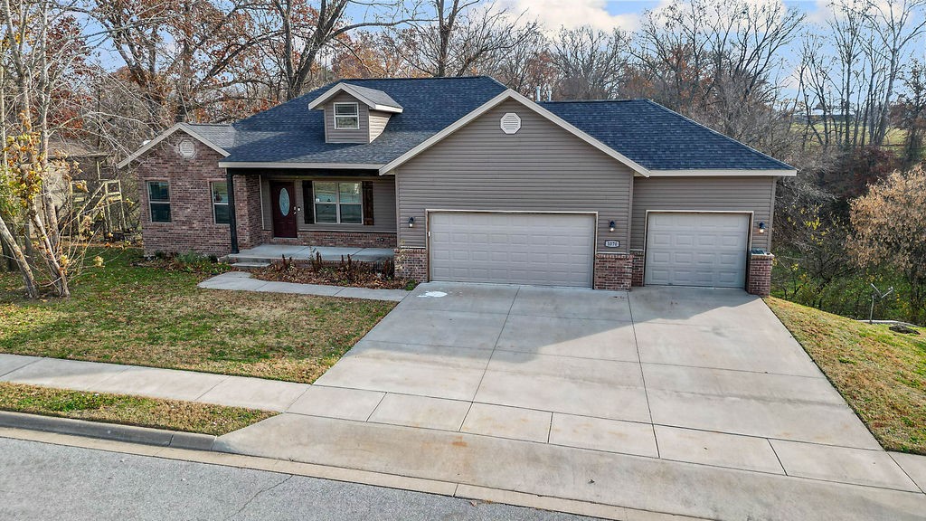 Creekwood Manor - Residential