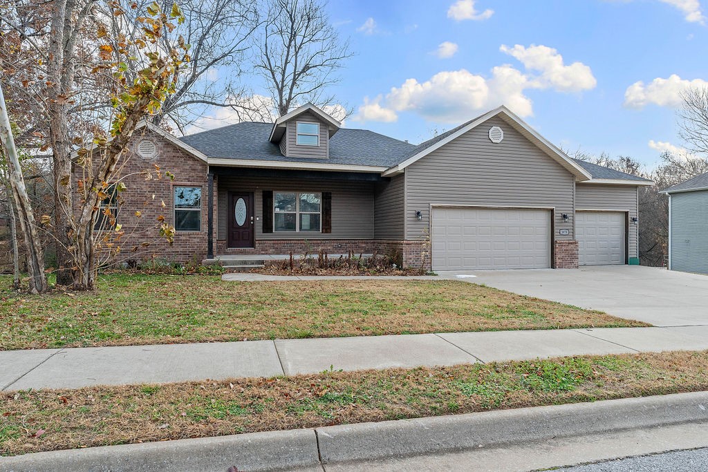 Creekwood Manor - Residential