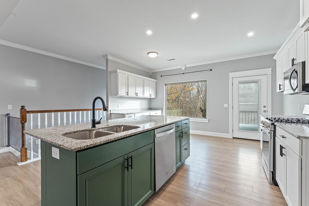 Creekwood Manor - Residential