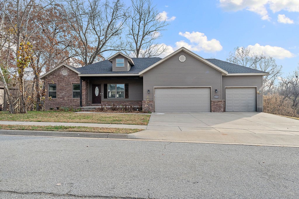 Creekwood Manor - Residential