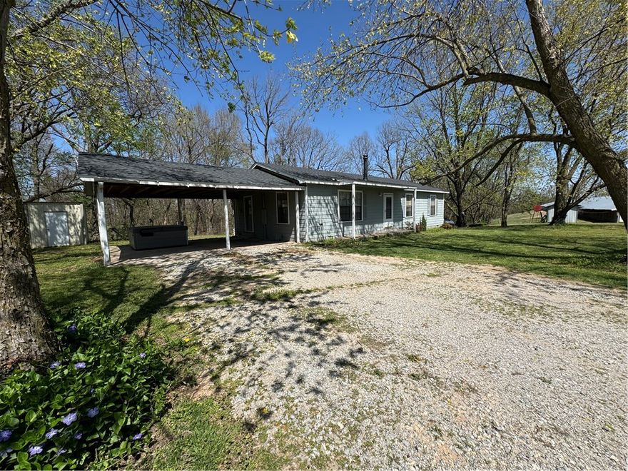Meticulously maintained 2 house chicken farm for sale in Hindsville, AR. 1,200 SqFt house with a 40x50 shed for equipment, & 20 acres. The chicken house has a current Georges premium Broiler contract that grosses $160,000 per year. Plenty of room for additional livestock. Also see MLS 1304203.