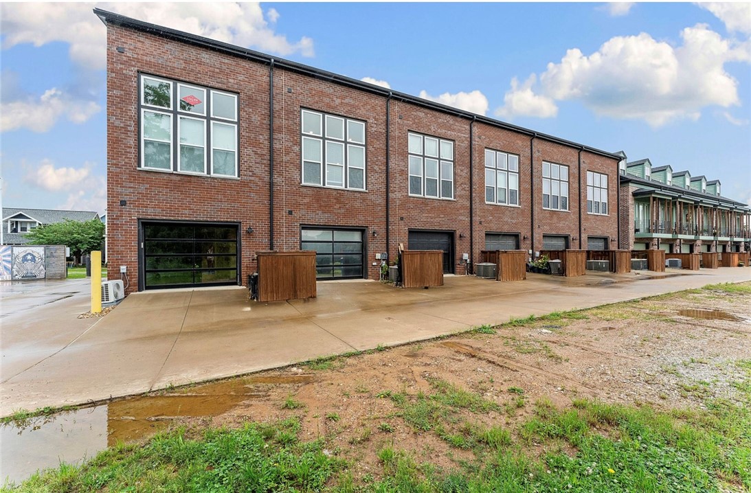 T J Hollands Sub Bentonville - Residential