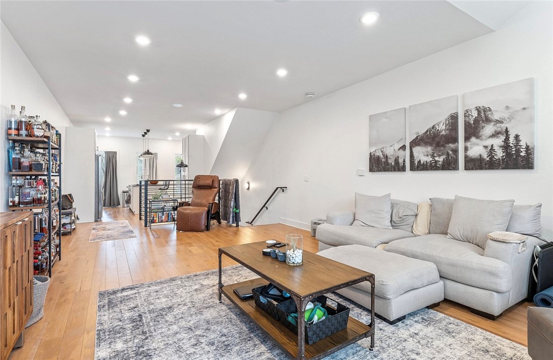 T J Hollands Sub Bentonville - Residential