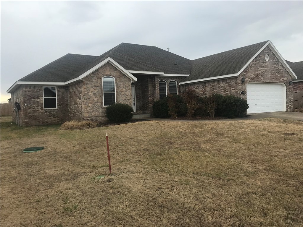 Beautiful 3 Bed, 2 Bath home with office AND formal dining conveniently located in Brentwood Subdivision in Cave Springs. Formal dining and office could be used for 4th/5th bedrooms if needed. Brentwood Subdivision features clubhouse, playground, park and pool! Awesome NWA location in Rogers Schools just minutes to I49 accessing all of NWA.