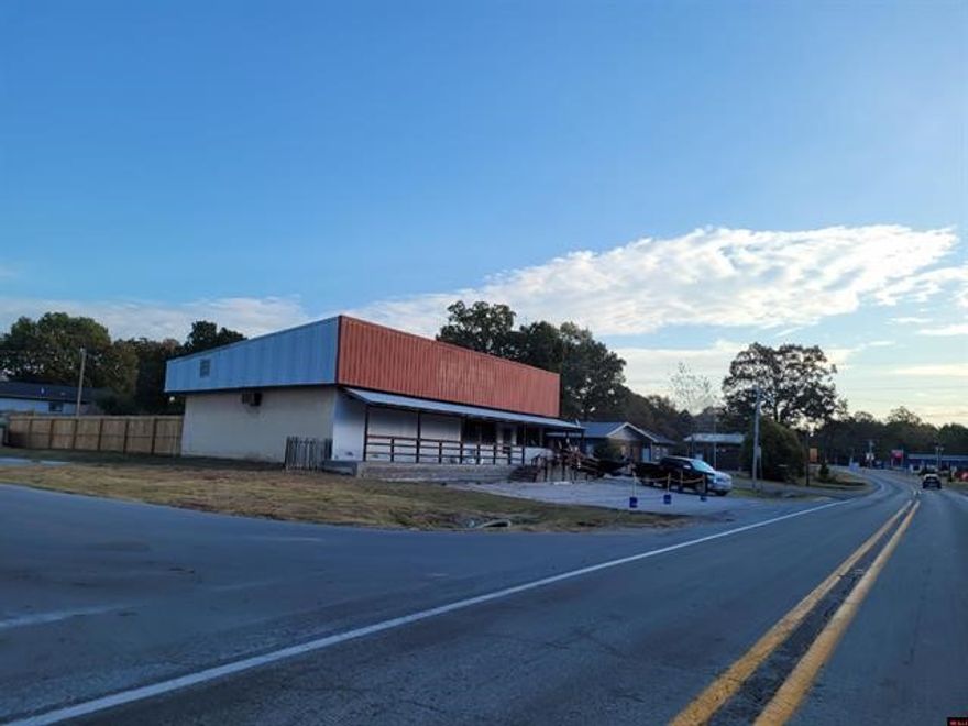 Discover an incredible opportunity in a prime location at the corner of Boat dock Road in Lakeview, just one block from the Lakeview Marina and only two minutes from the renowned White River. This property is zoned for commercial use, making it ideal for a variety of ventures. Whether you are looking to establish a vacation rental, a combination of apartments and business, or launch a new enterprise, the possibilities are endless. Currently utilized solely as an apartment, this space offers immense potential for transformation. Don’t miss out on this fantastic opportunity!