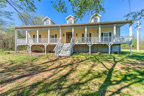 Photo of 13683 Wet Prairie Road, Gravette, AR 72736 (MLS # 1341656)