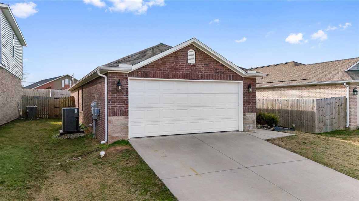 Lincoln Place Lowell - Residential