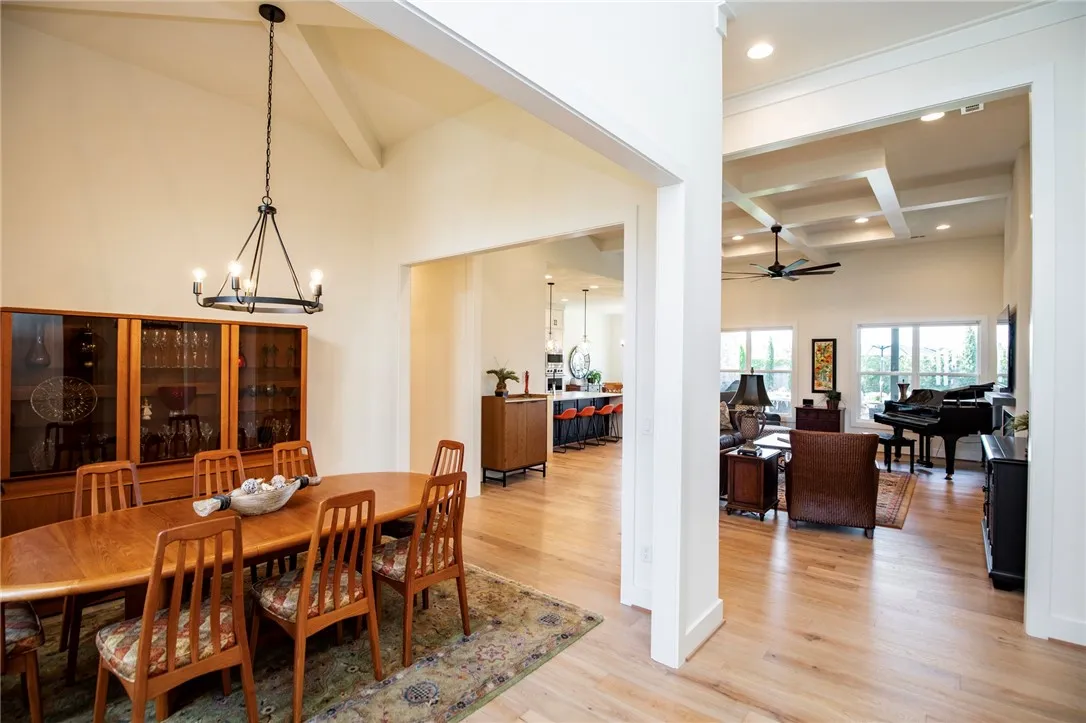 Bentonville, Arkansas 72713, United States, 4 Bedrooms Bedrooms, ,4 BathroomsBathrooms,Residential,Active,191554