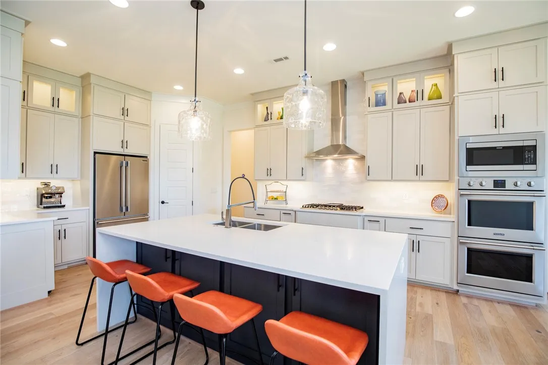 Bentonville, Arkansas 72713, United States, 4 Bedrooms Bedrooms, ,4 BathroomsBathrooms,Residential,Active,191554