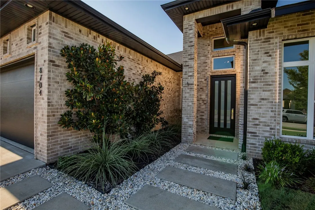 Bentonville, Arkansas 72713, United States, 4 Bedrooms Bedrooms, ,4 BathroomsBathrooms,Residential,Active,191554