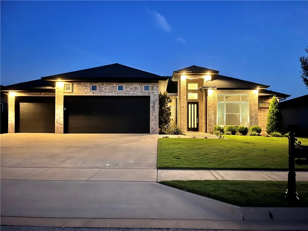 Bentonville, Arkansas 72713, United States, 4 Bedrooms Bedrooms, ,4 BathroomsBathrooms,Residential,Active,191554