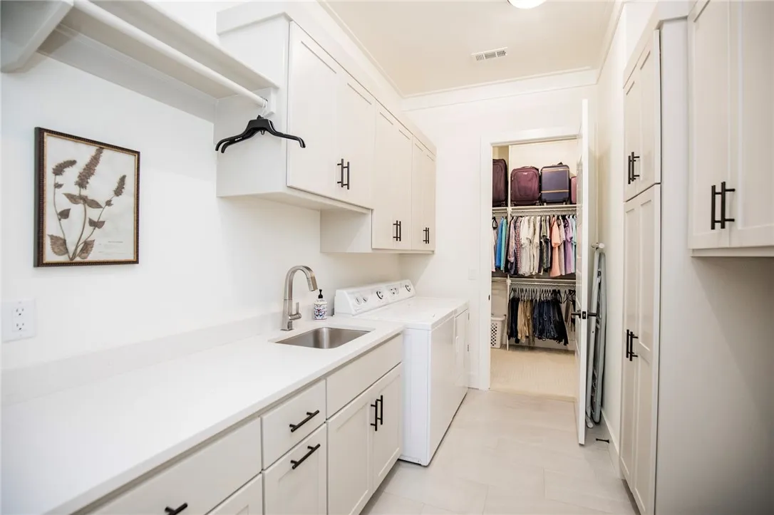 Bentonville, Arkansas 72713, United States, 4 Bedrooms Bedrooms, ,4 BathroomsBathrooms,Residential,Active,191554