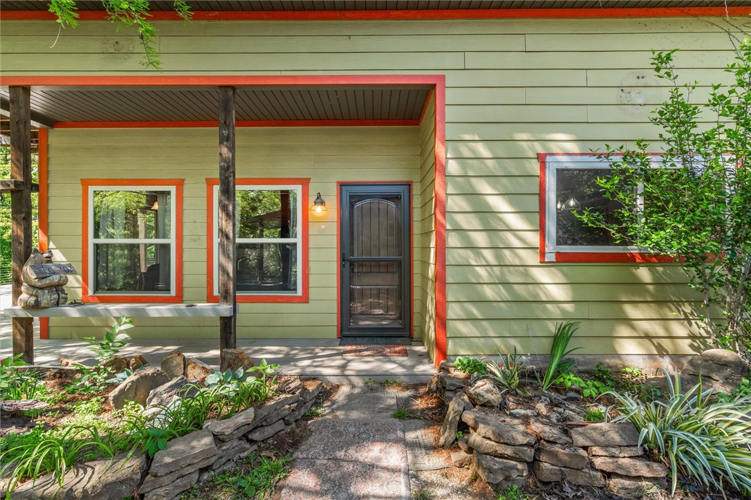 23-20-30 Little Flock - Residential