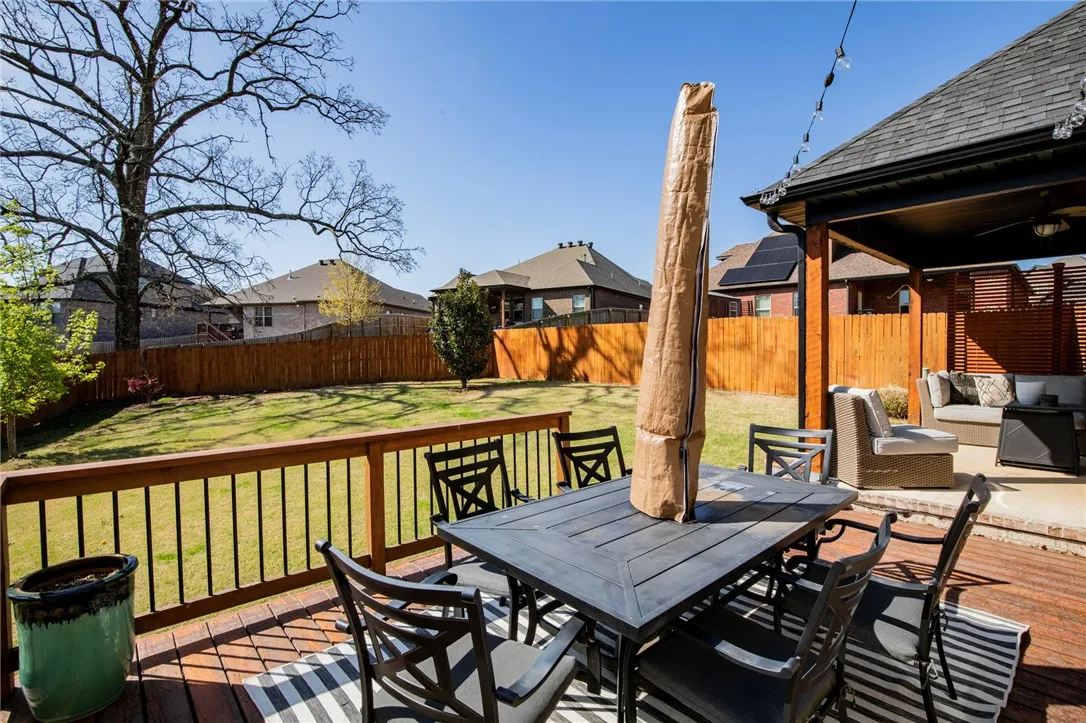 Cave Springs, Arkansas 72718, United States, 4 Bedrooms Bedrooms, ,4 BathroomsBathrooms,Residential,Pending,106788