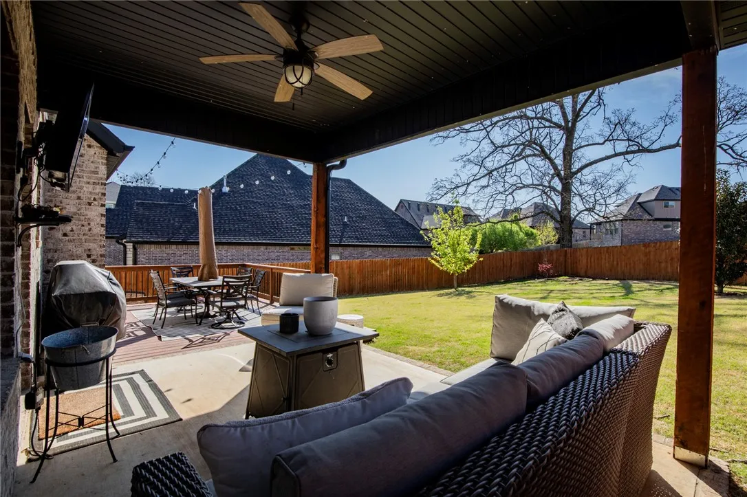 Cave Springs, Arkansas 72718, United States, 4 Bedrooms Bedrooms, ,4 BathroomsBathrooms,Residential,Pending,106788