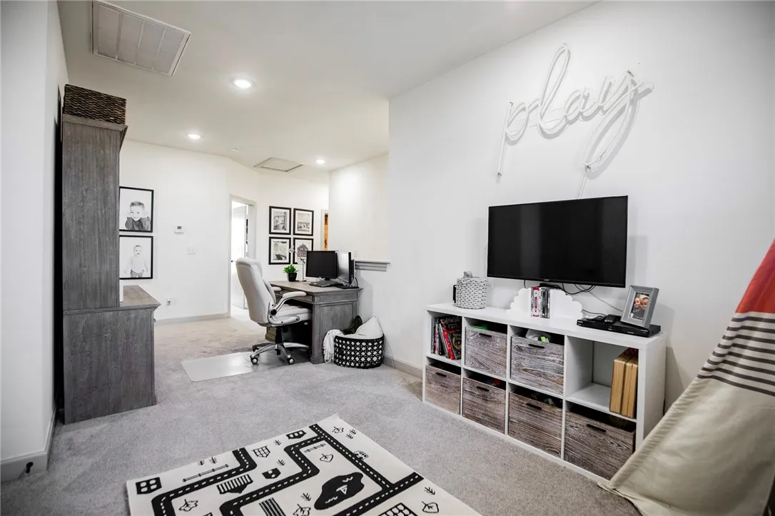 Cave Springs, Arkansas 72718, United States, 4 Bedrooms Bedrooms, ,4 BathroomsBathrooms,Residential,Pending,106788