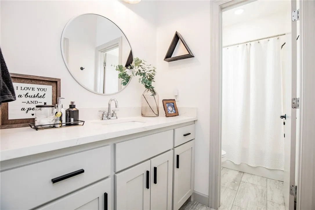 Cave Springs, Arkansas 72718, United States, 4 Bedrooms Bedrooms, ,4 BathroomsBathrooms,Residential,Pending,106788