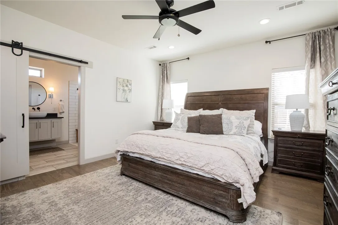 Cave Springs, Arkansas 72718, United States, 4 Bedrooms Bedrooms, ,4 BathroomsBathrooms,Residential,Pending,106788