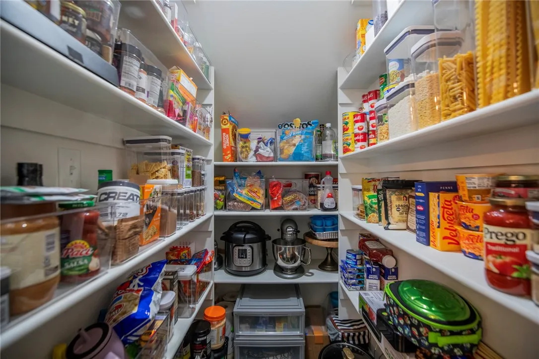 Cave Springs, Arkansas 72718, United States, 4 Bedrooms Bedrooms, ,4 BathroomsBathrooms,Residential,Pending,106788