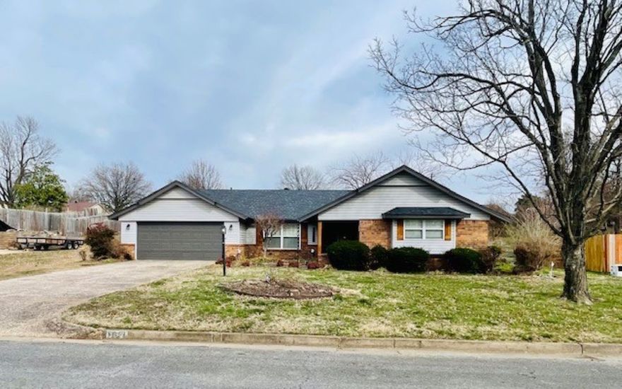 Welcome to this charming home in the established neighborhood, just minutes to JB Hunt Park and Greenway walking/biking trails, lake Springdale trailhead close by. This home features new roof, new LVP flooring throughout, light fixtures, second living space,  heated and cooled garage, screened in patio. Just a few minutes to I-49 Hwy.