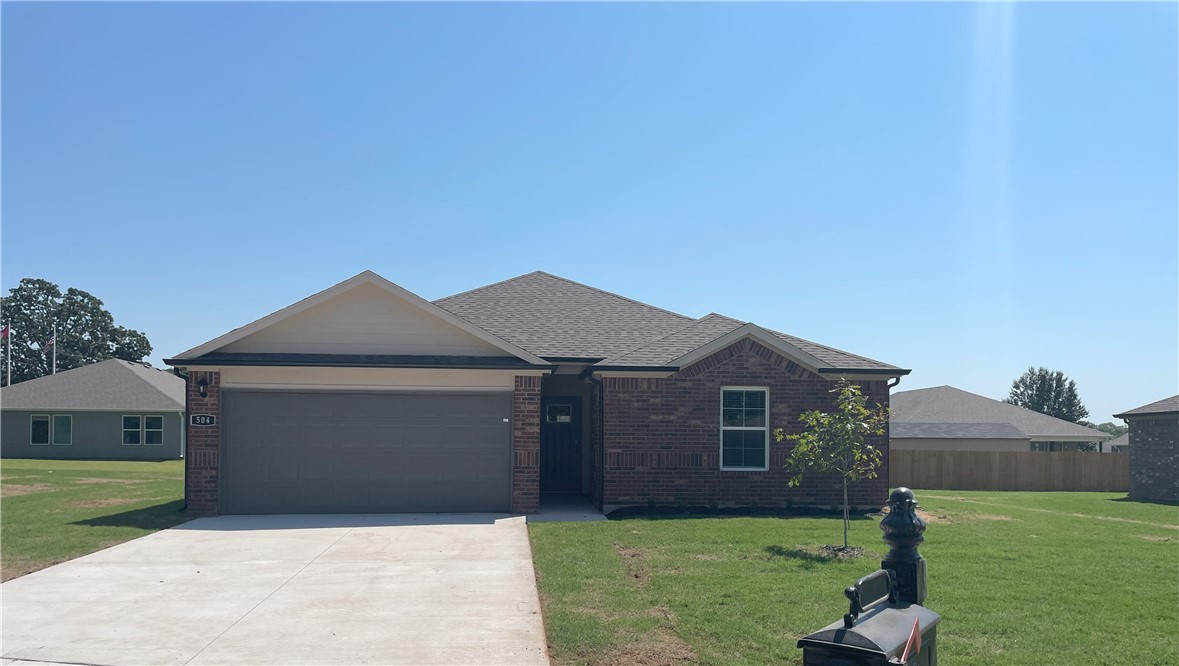 The nice build home 3 bedroon 2 bath in Gentry, AR for Pioneer Woods. This has been designing is happy to offer these homes in the Gentry area. There is a community park nearby. Pioneer Woods! Located in beautiful, Gentry, Arkansas, Residents will enjoy easy access to the nearby park, splashpad and basketball courts