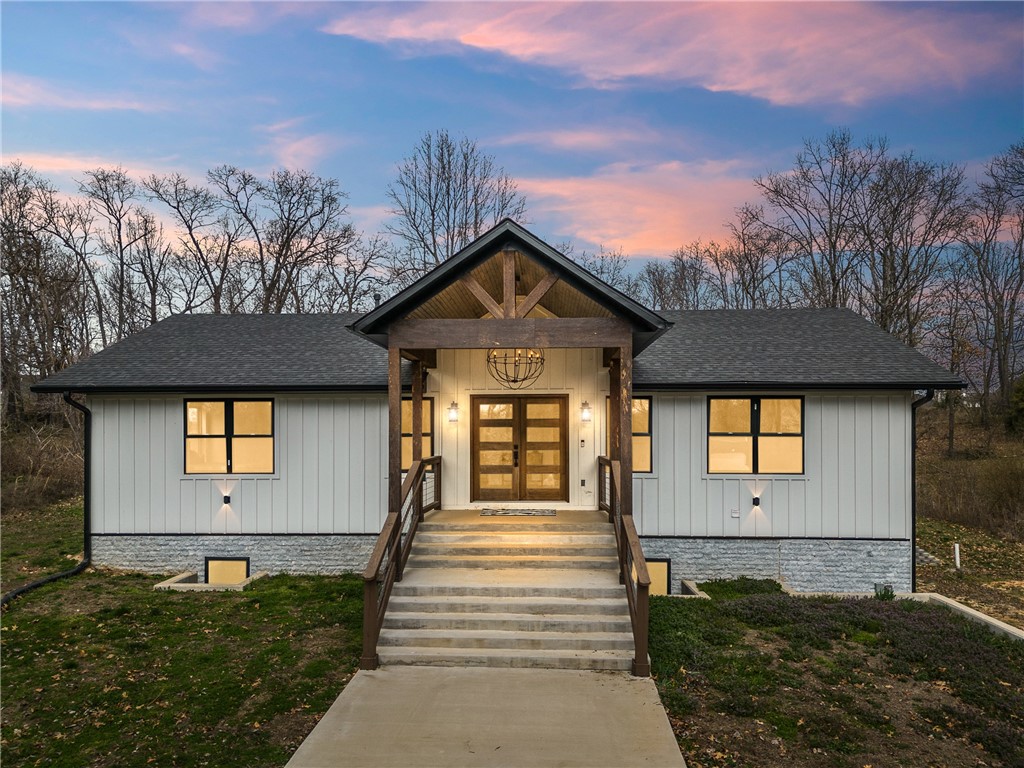 View Centerton, AR 72719 house
