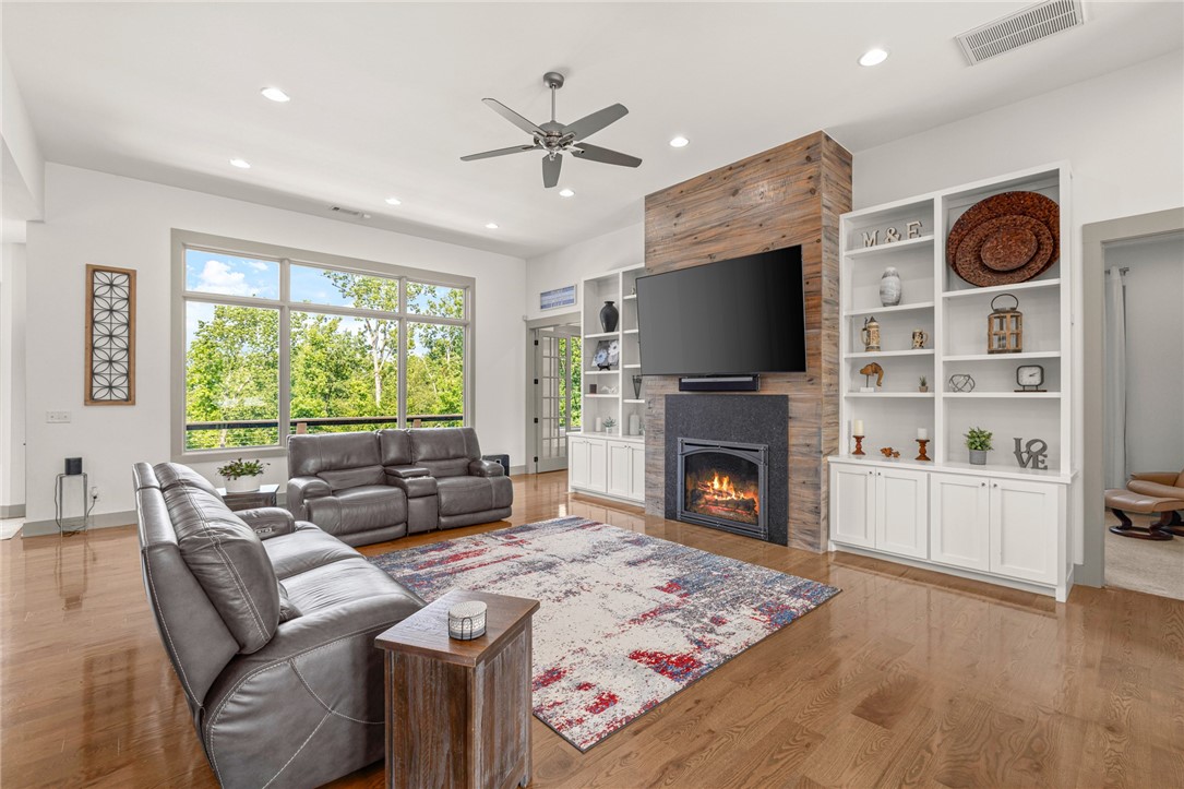 Oak Tree Centerton - Residential