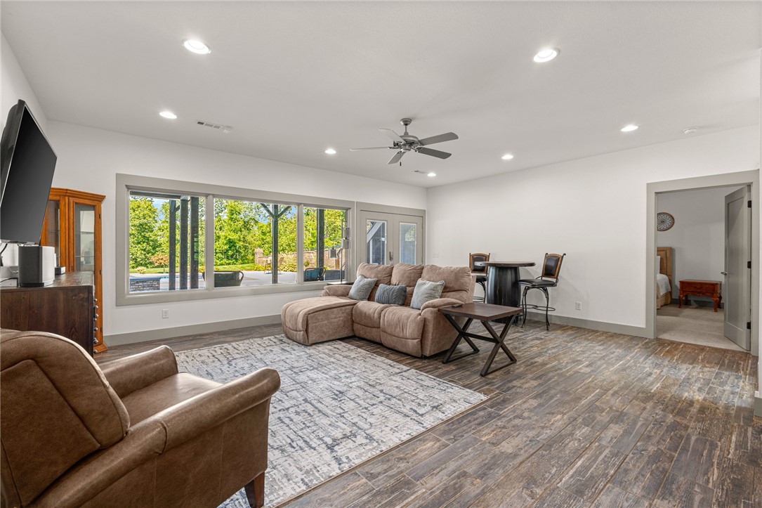 Oak Tree Centerton - Residential