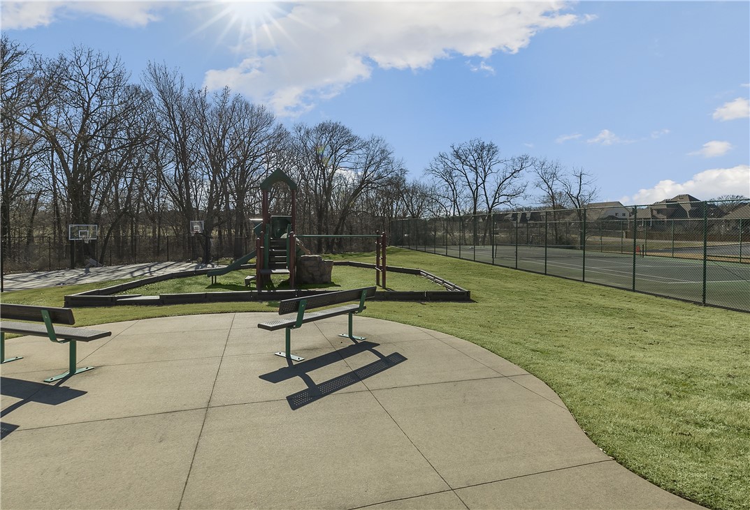 Oak Tree Centerton - Residential