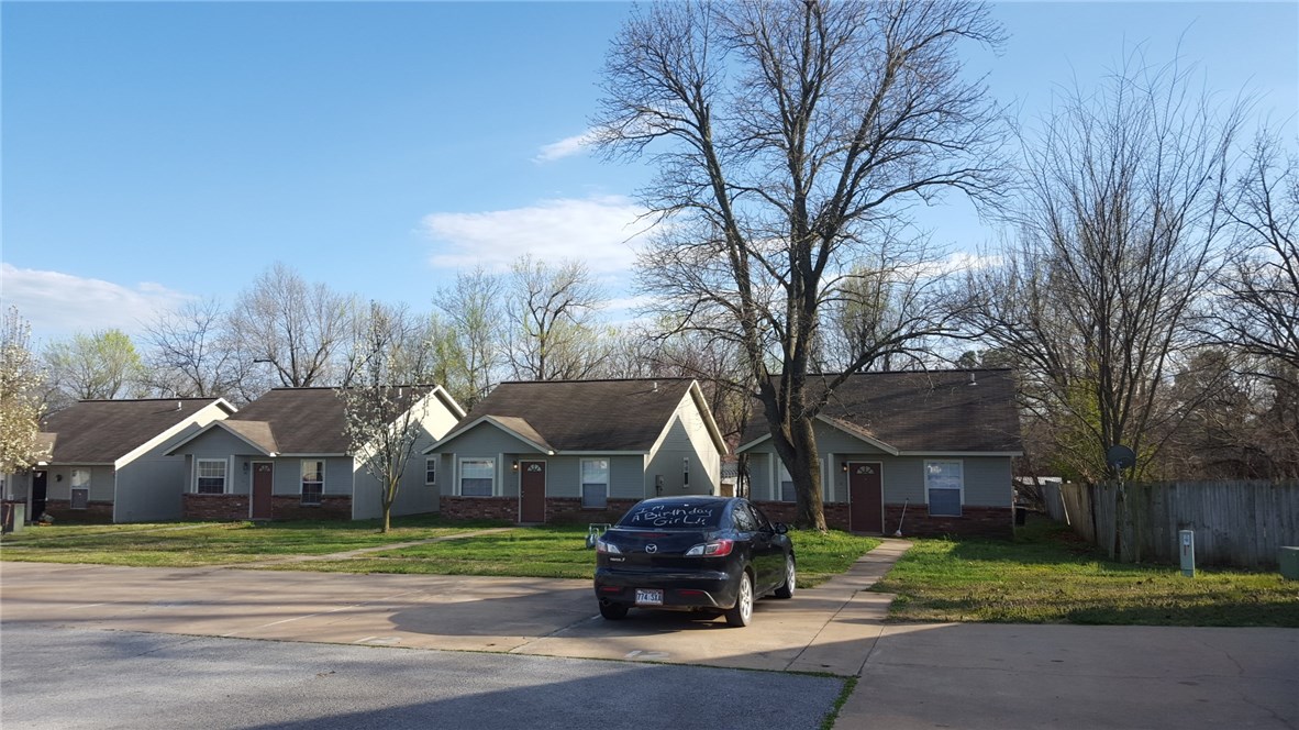 Hewitt Place - Residential Income