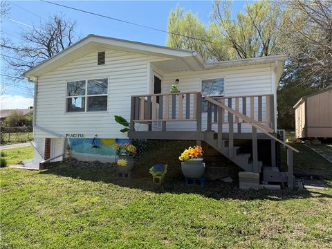 Photo of 504 N 2nd Street, Harrison, AR 72601 (MLS # 1340129)