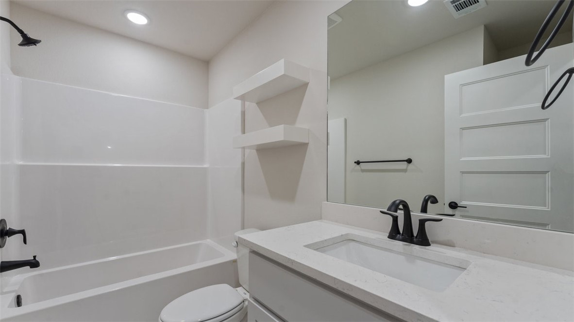 CRYSTAL COVE PH I - Residential Lease