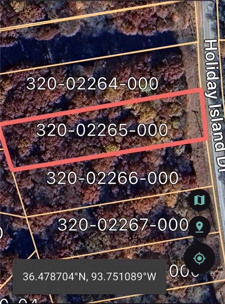 Check out this prime lot in Holiday Island!  This lot is 0.63 acres with water, electricity and sewer right at the street, so it's ready for your dream home.  Perfectly located near the golf course and amenities, plus stunning views.  Holiday Island perks include a marina, rec center and more with shops and restaurants nearby.  Just 15 minutes to Eureka Springs and 45 minutes to Rogers and Branson. Also, near the fire department to help with lower insurance rates.  Priced to sell!  Start planning your ideal getaway home now!