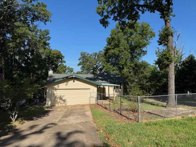 Plenty of room! Take a look at this home in Lakeview! Home features a large covered deck, full basement, detached shop, and a fenced yard! You will love how close this home is to the Bull Shoals Lake and White River! Don’t miss out on this rare opportunity. Buyer to verify all information about property.