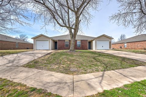 Townhouse in Fayetteville AR 1573 Boxley Avenue 21.jpg