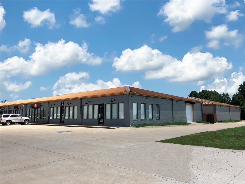 Macs Add Bentonville - Commercial Lease