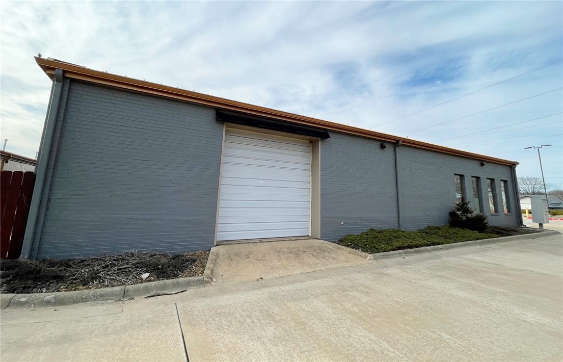 Macs Add Bentonville - Commercial Lease