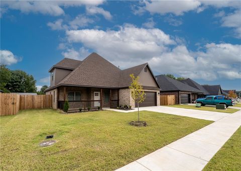 Single Family Residence in Gentry AR 324 Ryder Street 1.jpg