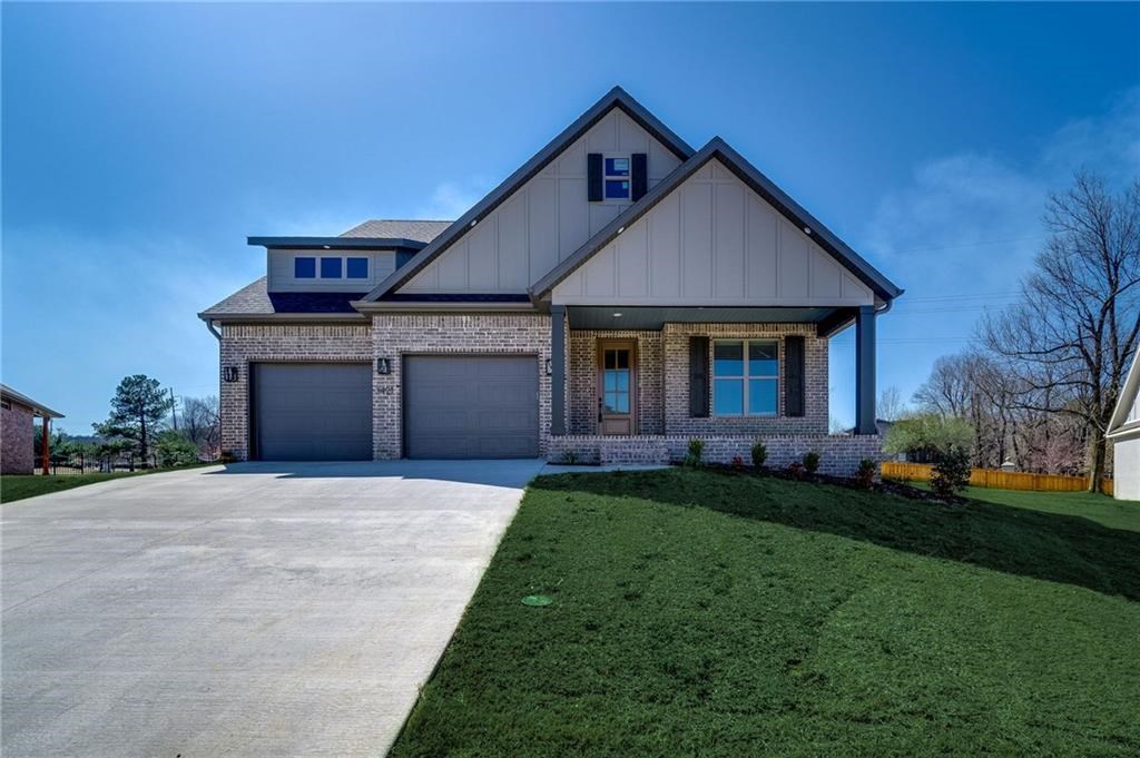 Great home in East Fayetteville, Starr Lake Subdivision. The Morgan plan features 4BR, 3BA, open kitchen & living room w/tons of upgrades double ovens, granite & marble counters throughout, large master suite w/huge bath complete w/soaking tub, separate walk-in shower & large walk-in closet. Lots of hardwood flooring, laundry room, large bonus room, 2 secondary bedrooms downstairs. Relax on large covered back porch for entertaining. Lawn care included.