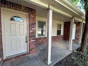 Spacious 1775 sq ft, 4 bedroom, 2.5 bath 2 car garage duplex in Gravette with amenities like custom cabinets, ALL kitchen appliances included, washer & dryer hook ups, walk in closets, master suite on main level, trey ceilings and more.