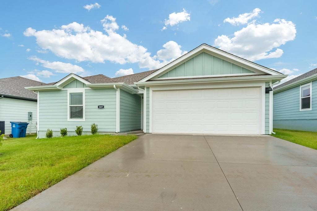 For Rent in Applewood Estates ā Highfill, AR Step into this beautiful, brand-new 3 bedroom, 2 bathroom ranch-style home offering 1,404 square feet of modern comfort. With luxury vinyl plank flooring in every room, LED lighting throughout, and a bright open layout, this home checks all the boxes. The kitchen features granite countertops, stainless steel appliances, and plenty of space to cook and entertain. Enjoy the backyardāgreat for relaxing evenings or weekend gatheringsāand a spacious 2-car garage for added convenience. Located just minutes from the NWA Regional Airport, with easy access to local shopping, dining, and everything Northwest Arkansas has to offer. Perfect for families, students, or anyone looking for a fresh start in a quiet, growing community. Available now for $1,750/monthāschedule your tour before itās gone!