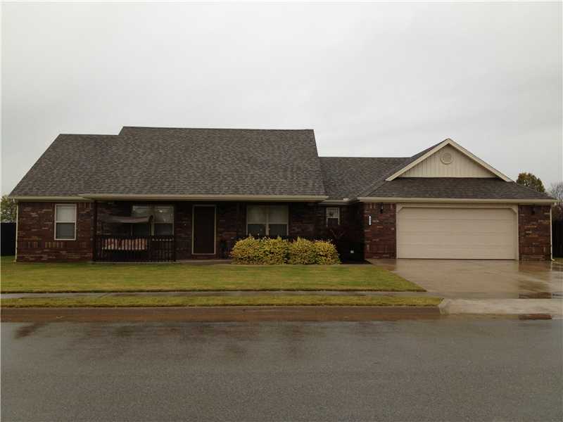 Great sub,centrally located,split floor plan,living has vaulted ceiling,wood floors & gas fireplace, lg. master w/tray & crown molding,double vanity & walk-in closet,Alder cabinets & granite thru-out,covered porches,blinds,100% brick & landscape,huge yard