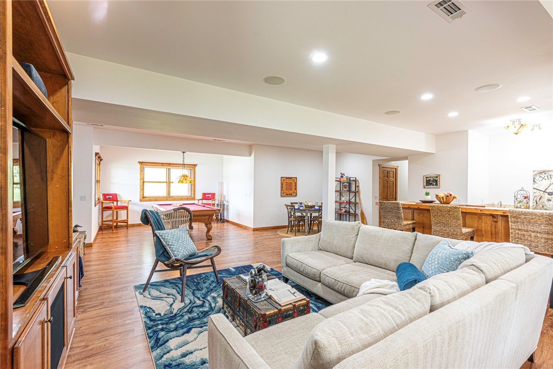 Blue Spgs Village - Residential