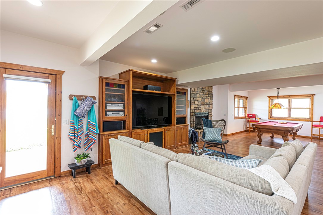 Blue Spgs Village - Residential