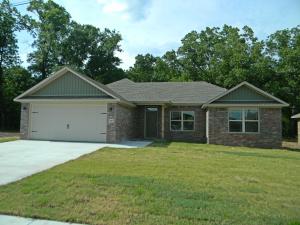 Beautiful NEW CONSTRUCTION is Sunrise Estates. This 3 bedroom home features a split bedroom floor plan with 9' ceilings. The kitchen has a custom feel with beautiful granite counters and brick back splash. Each bedroom has a walk-in closet. (Includes 1 year builder's warranty)