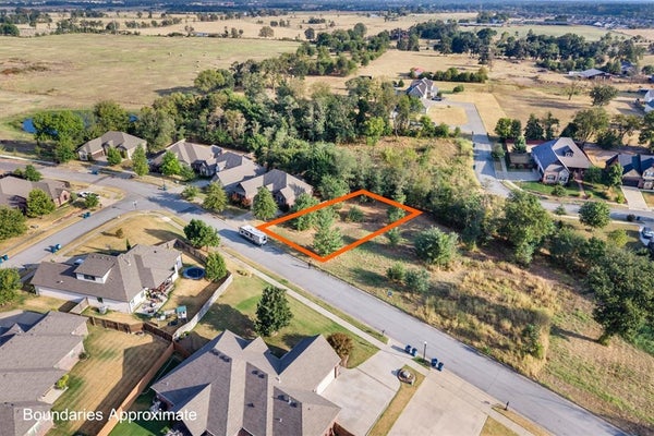 6404 SW FAIR VIEW BLVD, BENTONVILLE, AR 72713 - Image dade502317da2c8cf3a13504cb5cd8e1/3346886131