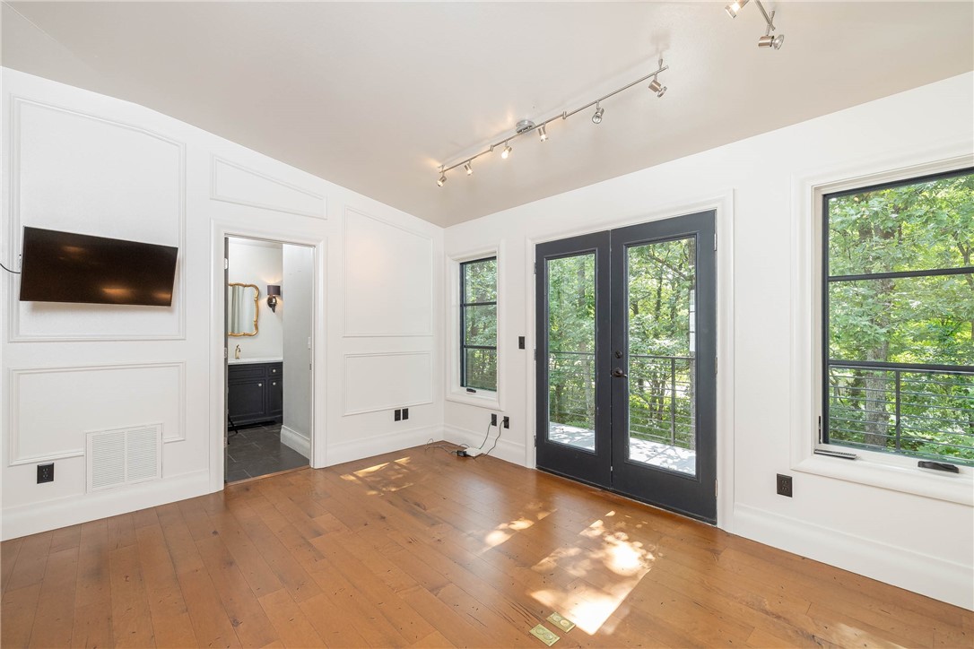 Bois d' Arc - Residential