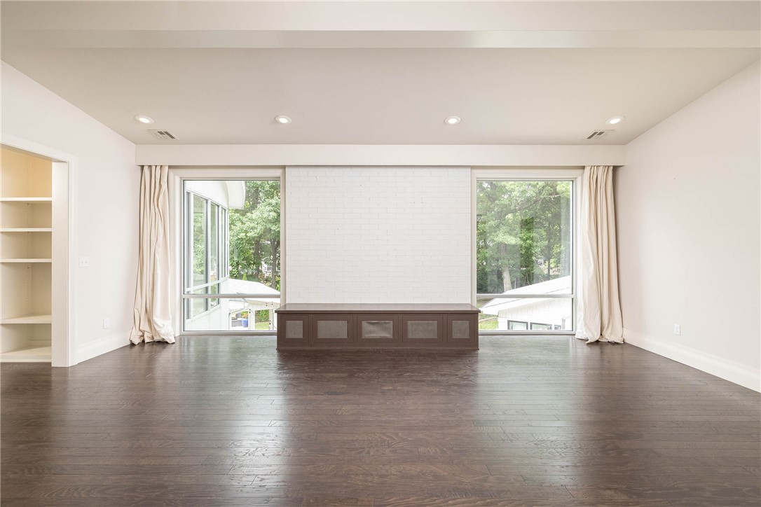 Bois d' Arc - Residential